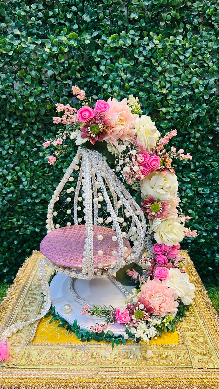 Laddu Gopal Jhula – Elegant Decorative Jhula
