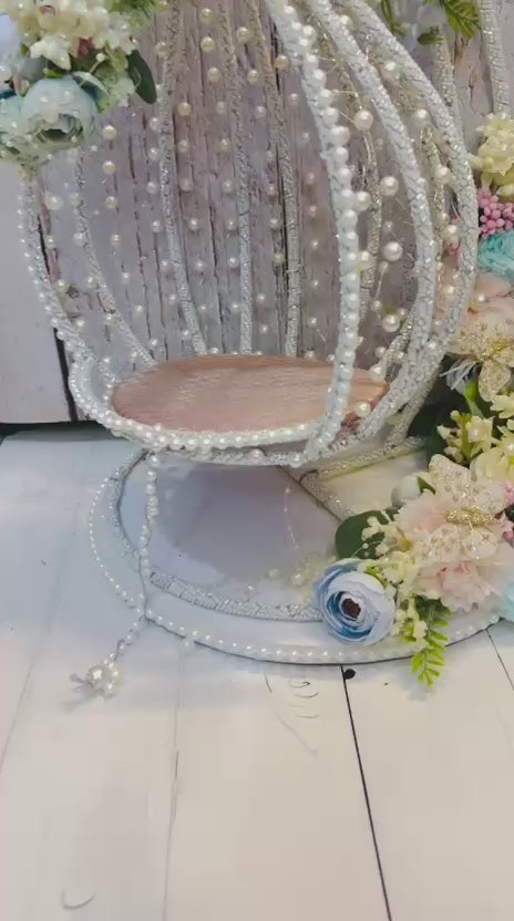 Pearl Jhula – Laddu Gopal
