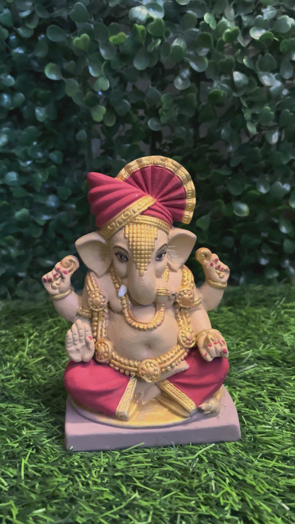 Eco-Friendly Ganpati Idol with Pink Pheta & Royal Attire