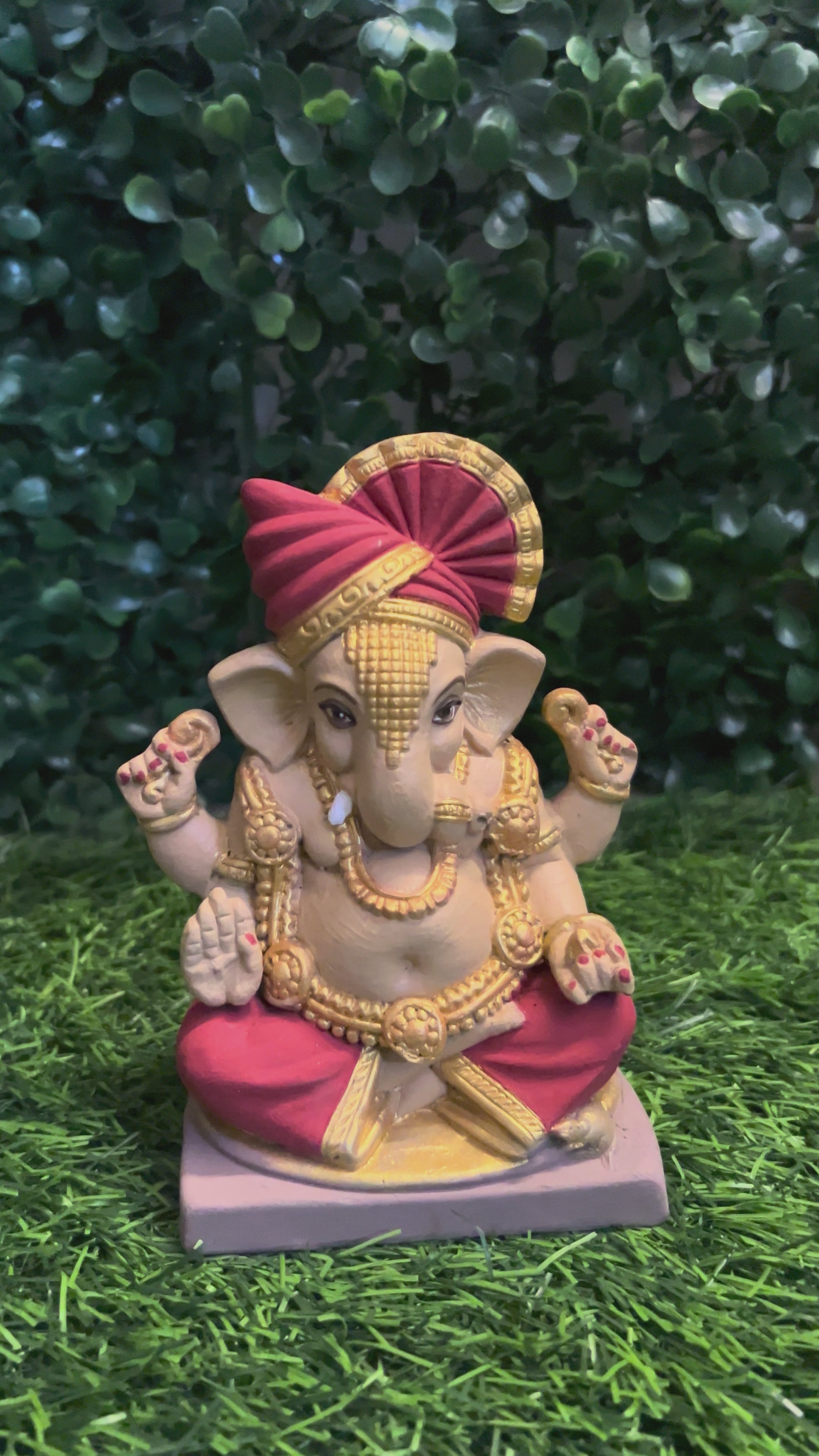 Eco-Friendly Ganpati Idol with Pink Pheta & Royal Attire